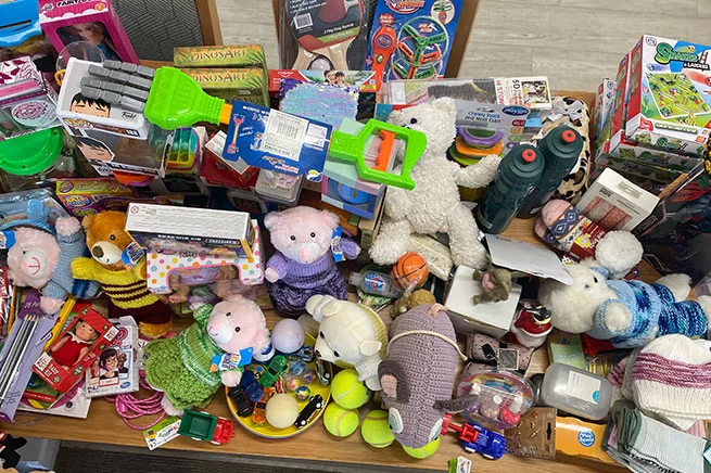 Dubbo Seniors Donate Gifts to Children in Need this Christmas